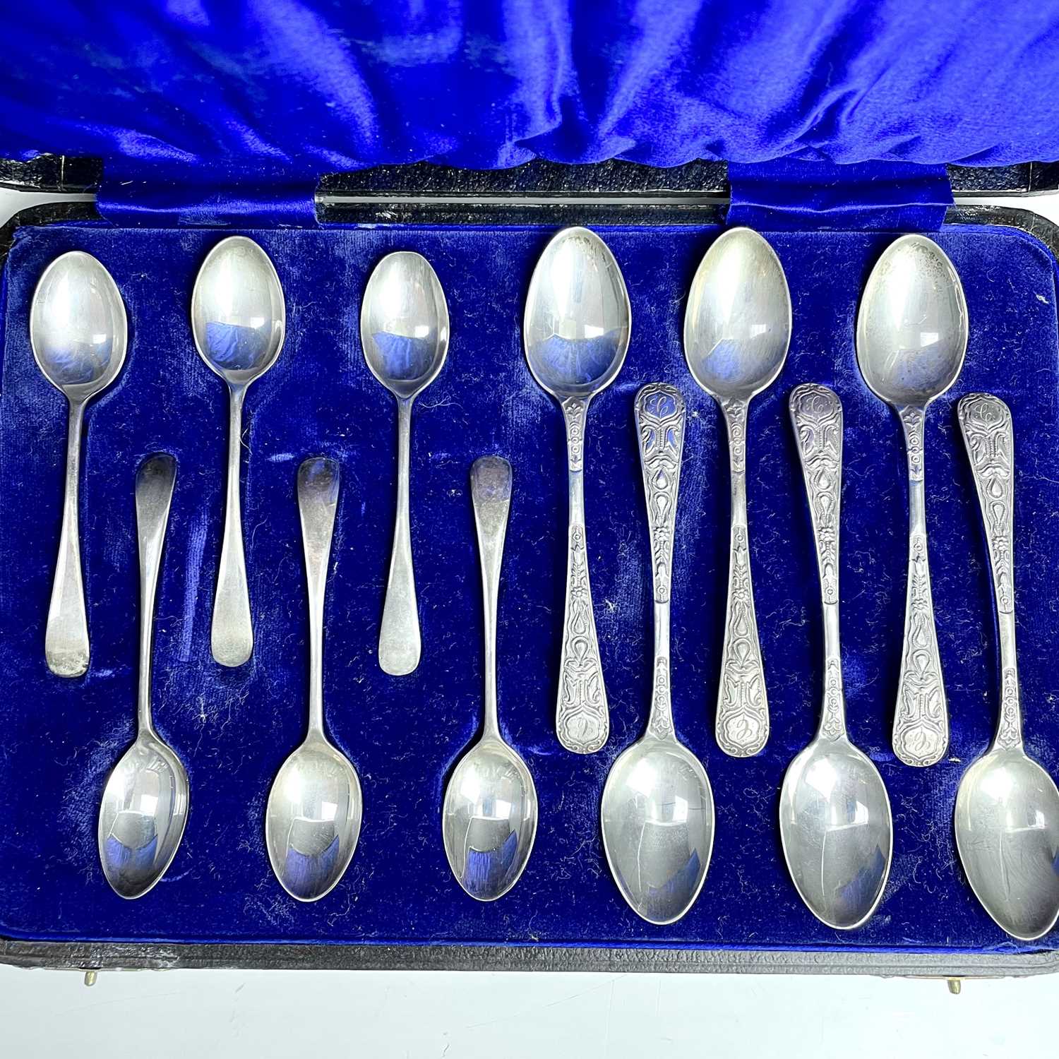 A Victorian silver set of six teaspoons with cast handles, London 1896; together with a set of six - Image 8 of 10