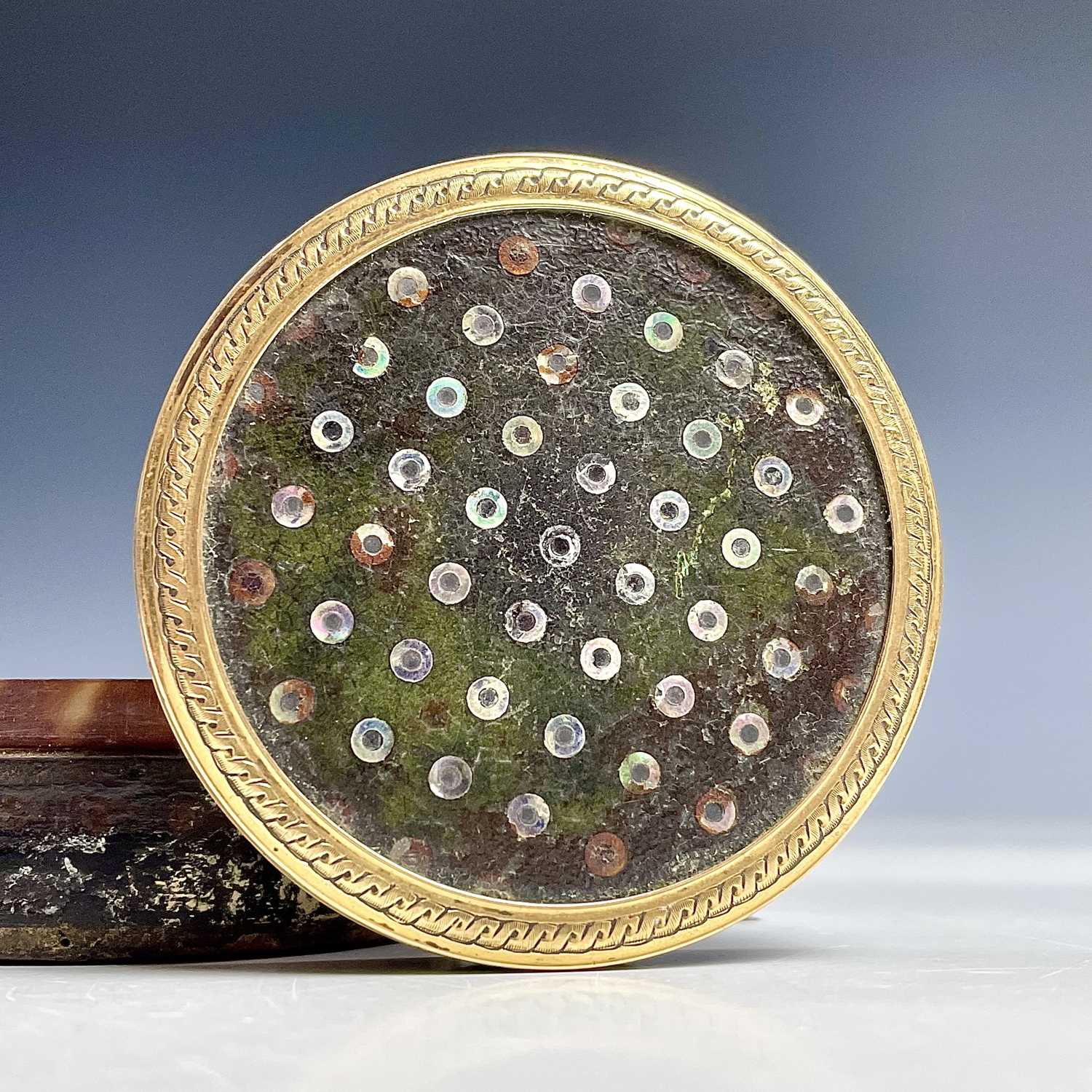A 18th century French gold mounted mother of pearl dot inlaid circular section snuff box, diameter - Image 4 of 7