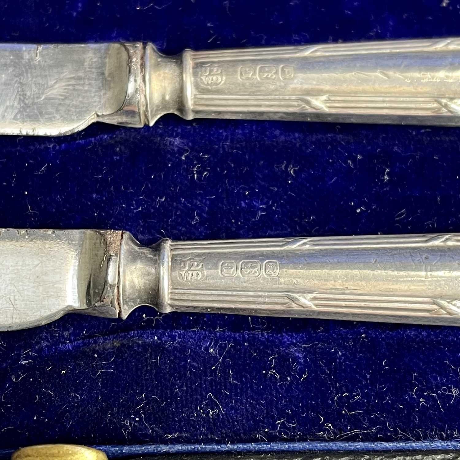 A Victorian silver set of six teaspoons with cast handles, London 1896; together with a set of six - Image 4 of 10