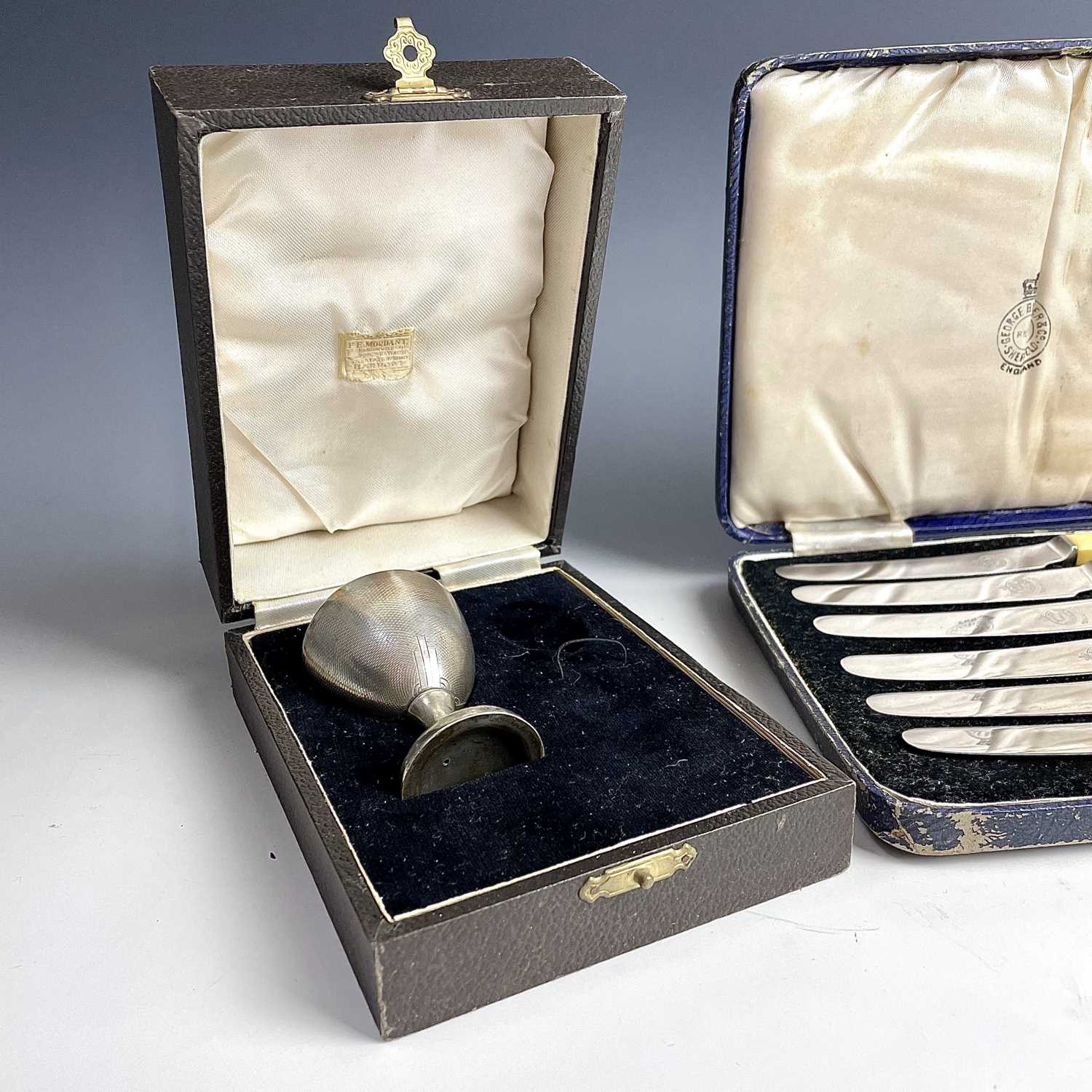A George V cased set of six silver demi-tasse spoons by Goldsmiths & Silversmith Company Ltd, - Image 8 of 11