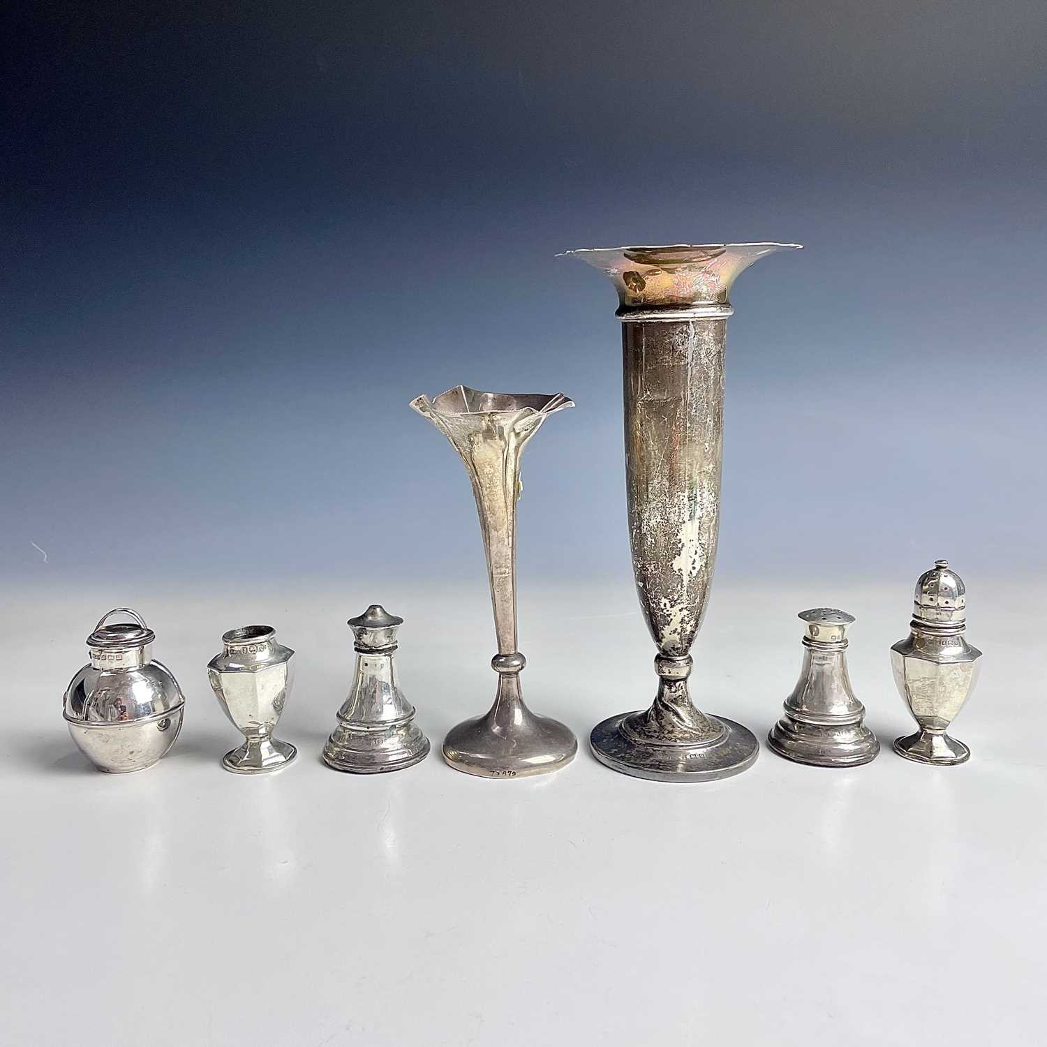 Mixed silver items to include two spill vases with weighted bases, a pair of Edwardian capstan - Image 5 of 9