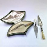 An Edwardian silver novelty trowel bookmark with mother of pearl handle, Birmingham 1902, within