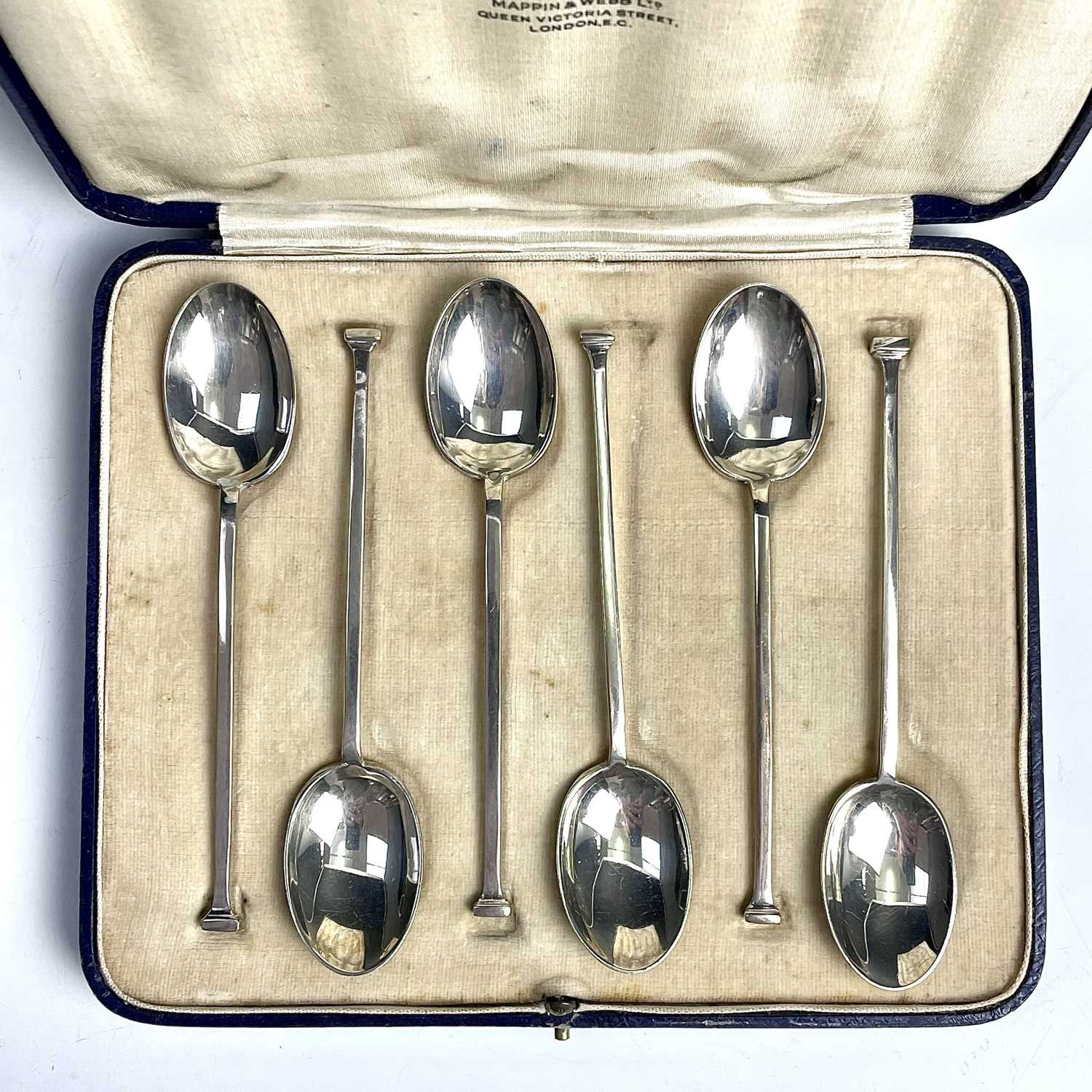 A George V cased set of six silver nail head teaspoons by Mappin & Webb, Sheffield 1927, weight 2toz - Image 6 of 6