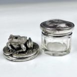 A modern silver frog on a lily pad small paperweight, height 2.5cm Birmingham 1993; together with