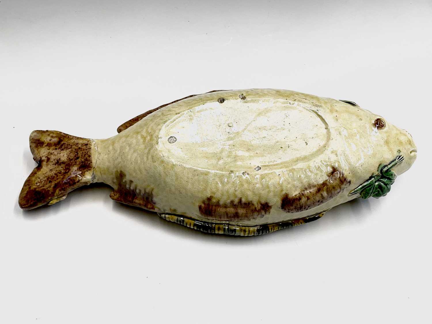 A Portuguese Pallisy style fish shaped tureen and cover, circa 1900, with applied shells, lizards, - Image 10 of 12
