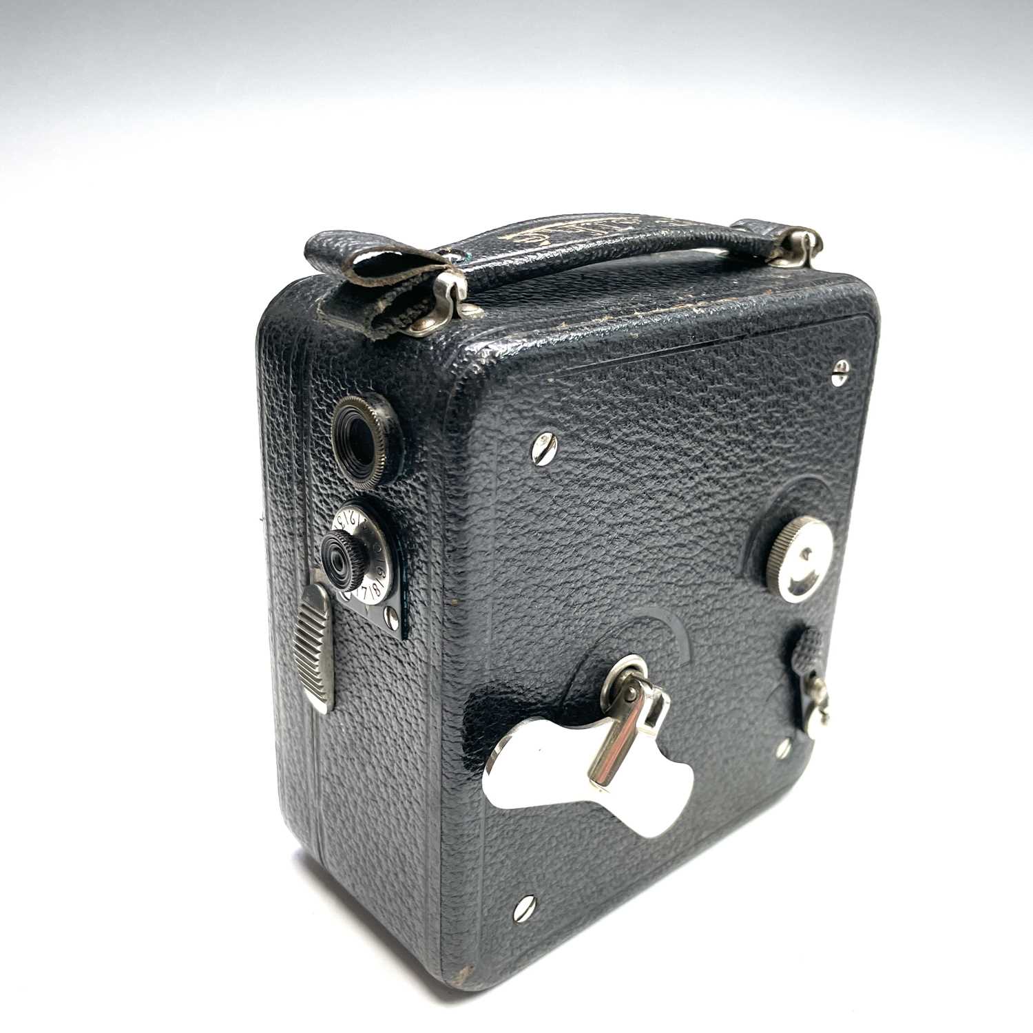 A collection of cameras and cinecameras including a Pathe Motocamera in leather case with - Image 5 of 10