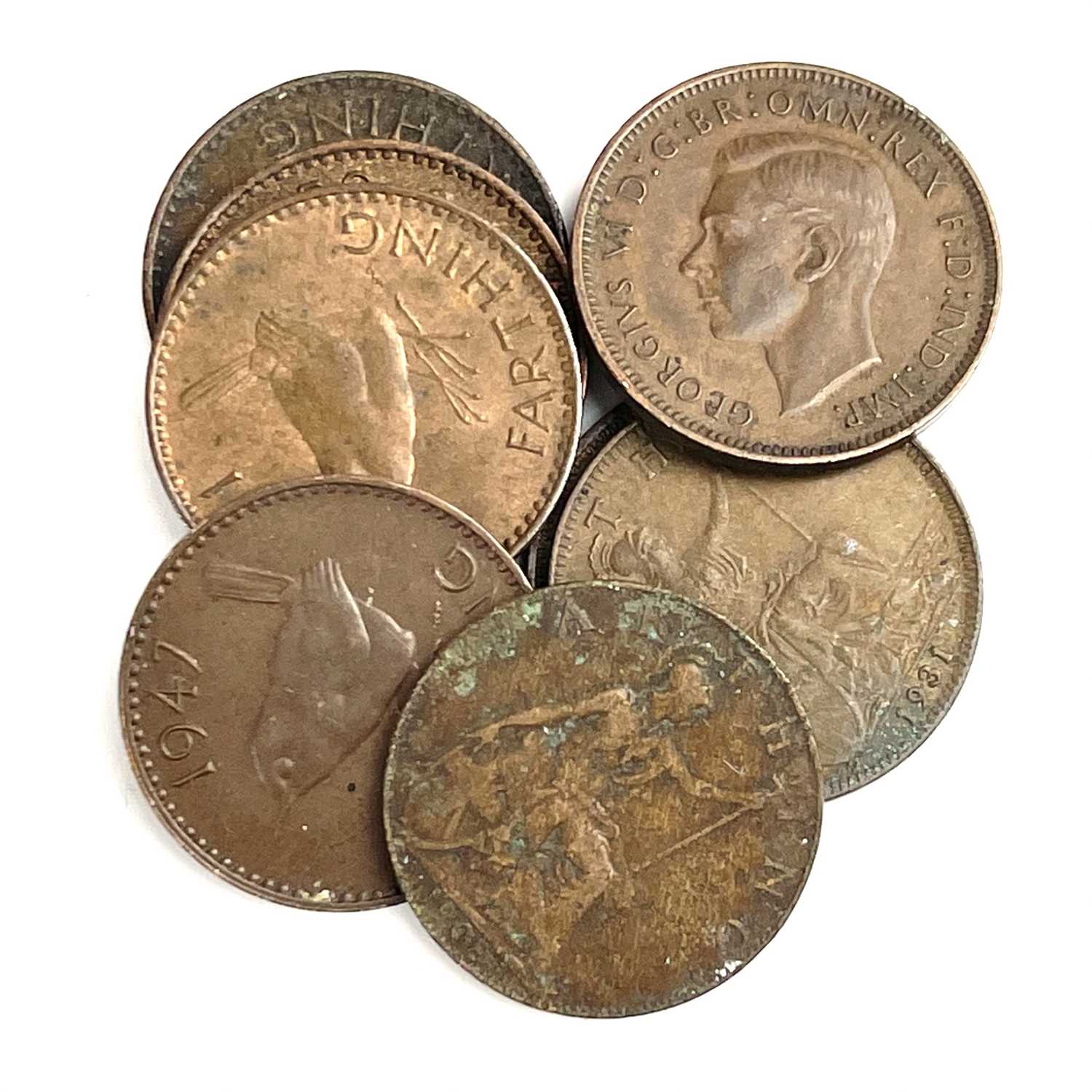 British Coinage. Lot includes approximately £1 of pre 1947 G.B silver coinage plus various other - Image 9 of 10