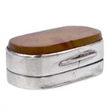 A George III silver vinaigrette by Joseph Willmore, of plain oblong form, the lid jasper set, hinged