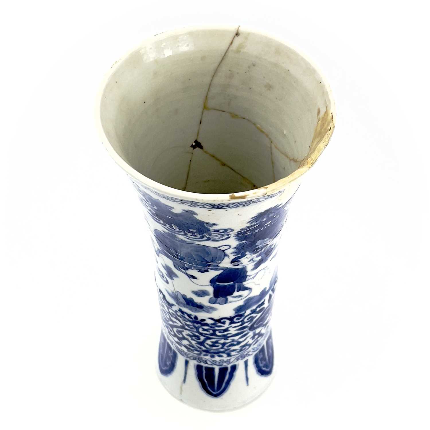 A Chinese blue and white beaker vase, Gu, Transitional, 17th century, painted with figures in a - Image 9 of 23