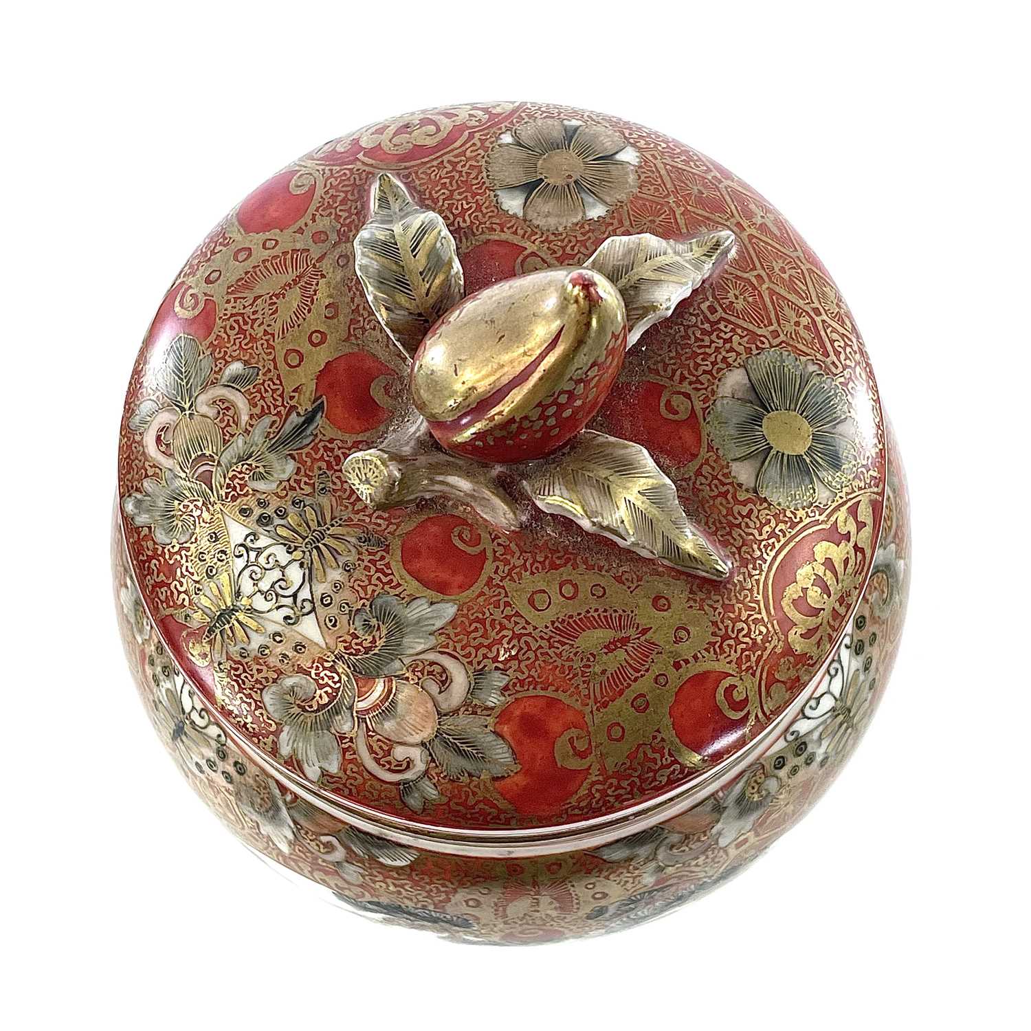 A Japanese kutani porcelain jar and cover, 19th century, signed, with three cartouches filled with - Image 7 of 10