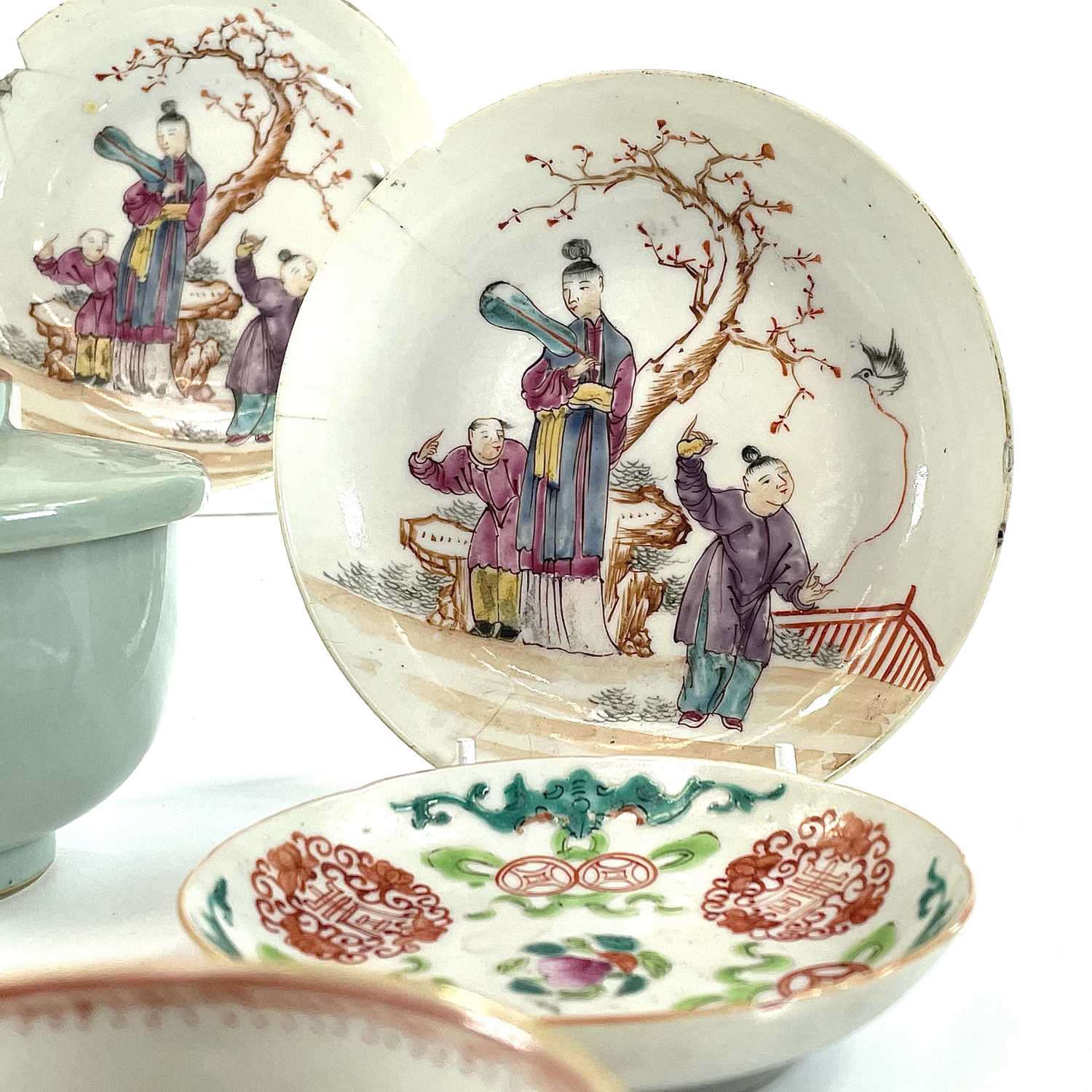A quantity of Chinese porcelain to include six 18th/19th century saucer dishes. (11)All have damages - Image 3 of 12