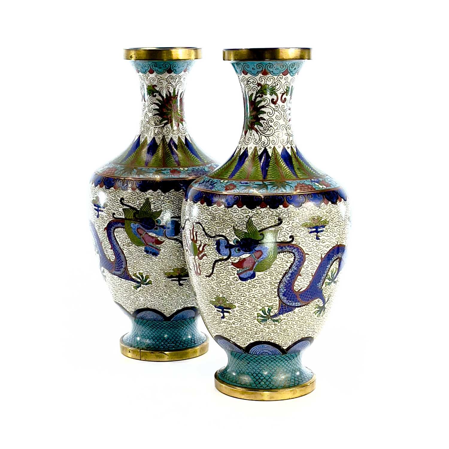 A pair of Chinese cloisonne vases, early 20th century, the white ground decorated with dragons - Image 11 of 11