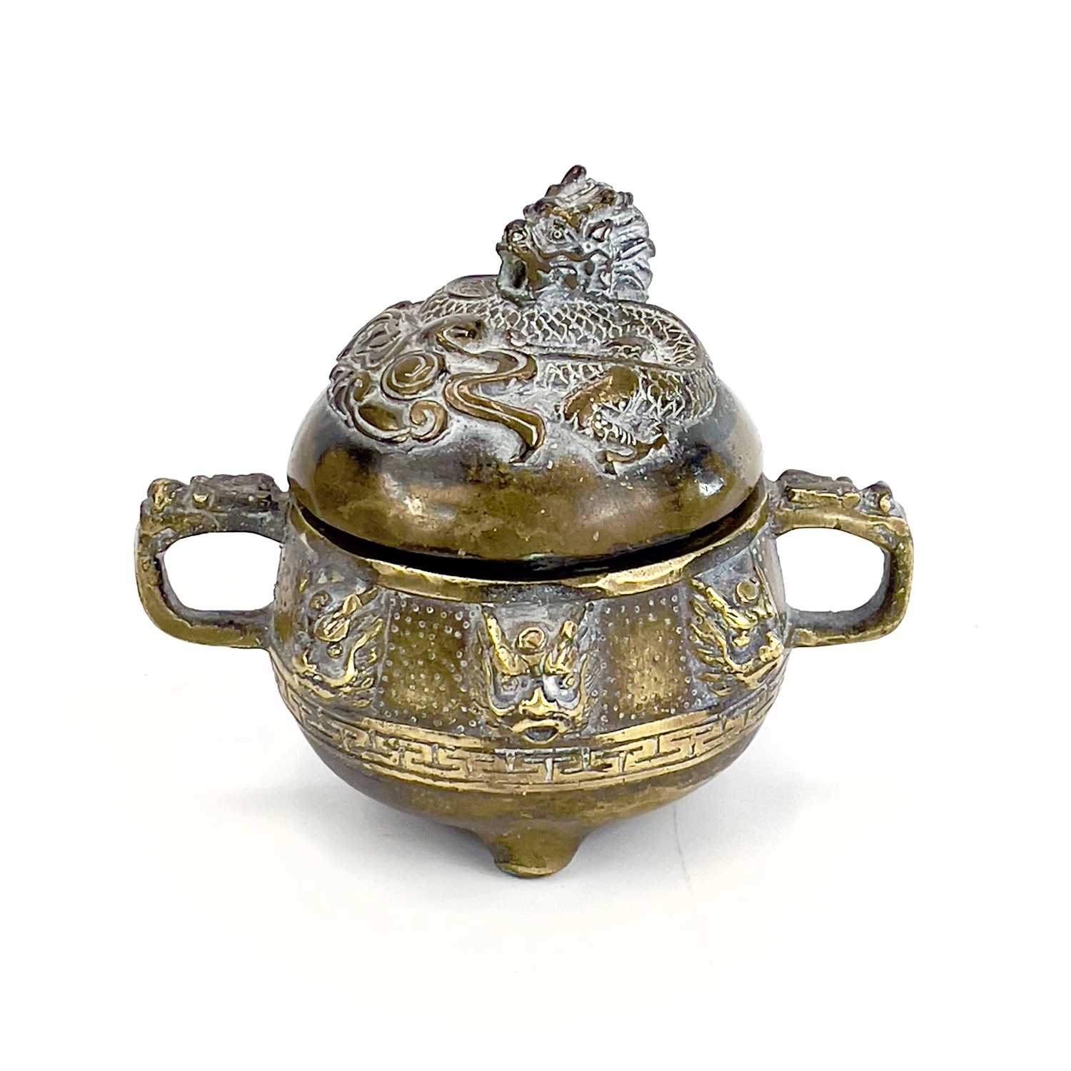 A small Chinese bronze censer, four-character mark, height 4cm, width 10cm, a matched cover, - Image 4 of 14