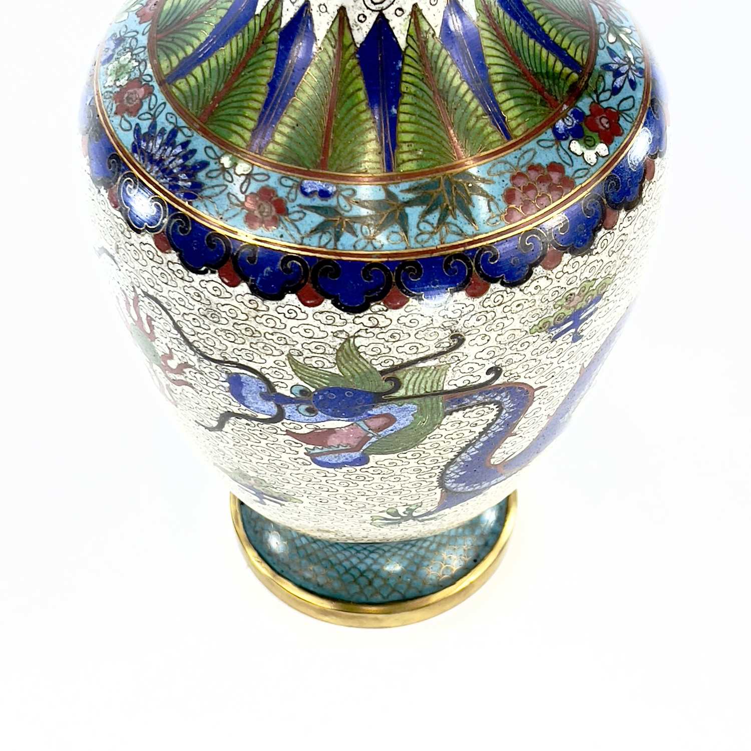 A pair of Chinese cloisonne vases, early 20th century, the white ground decorated with dragons - Image 5 of 11