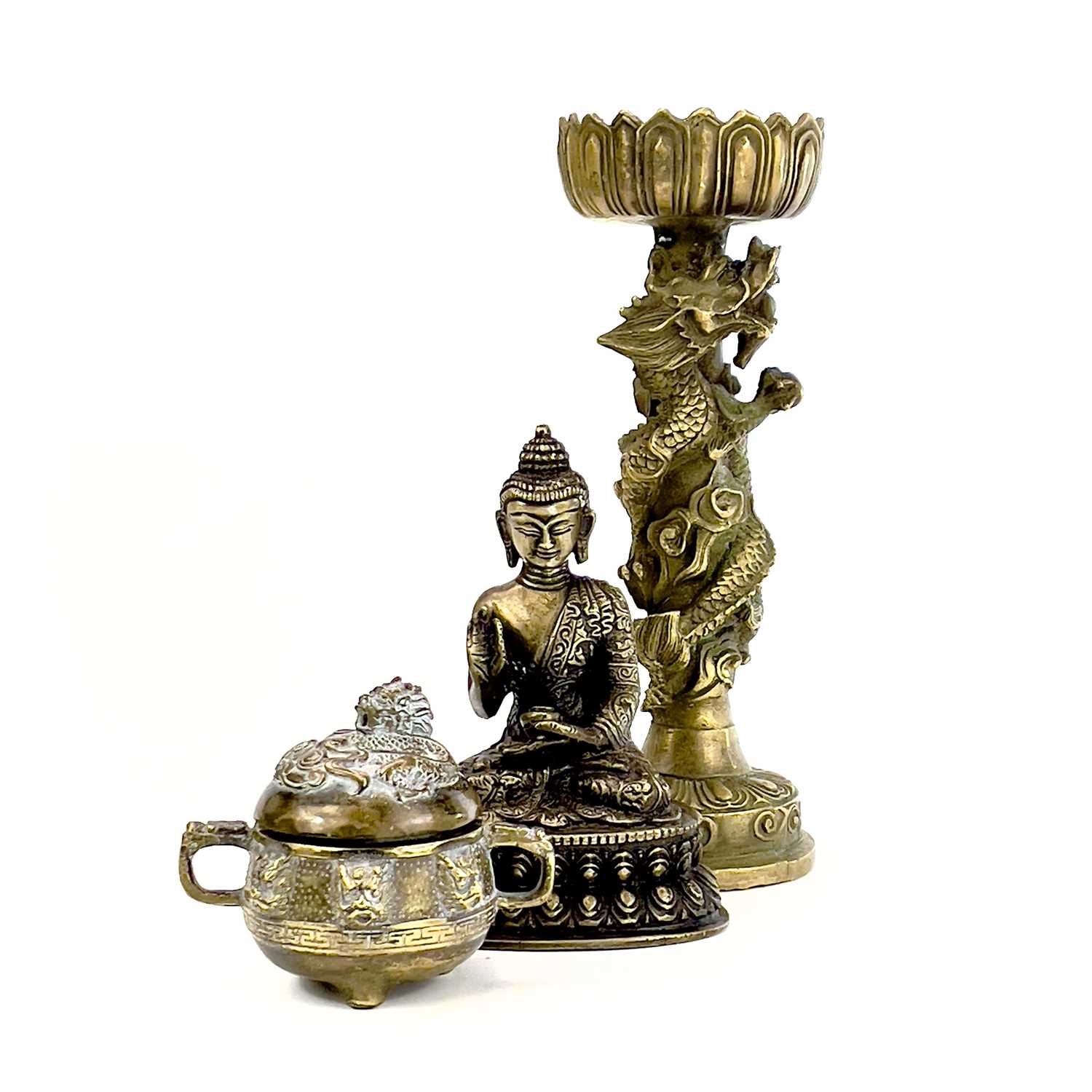 A small Chinese bronze censer, four-character mark, height 4cm, width 10cm, a matched cover,