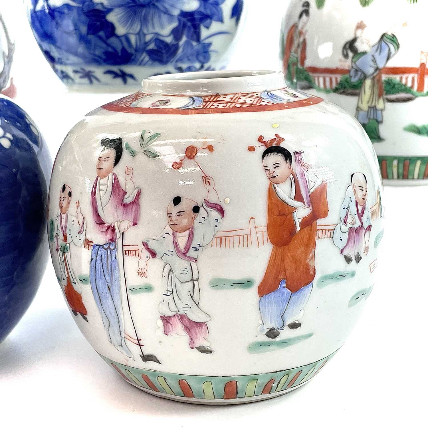 Five Chinese porcelain ginger jars, to include a 19th century blue and white ginger jar with four - Image 4 of 15