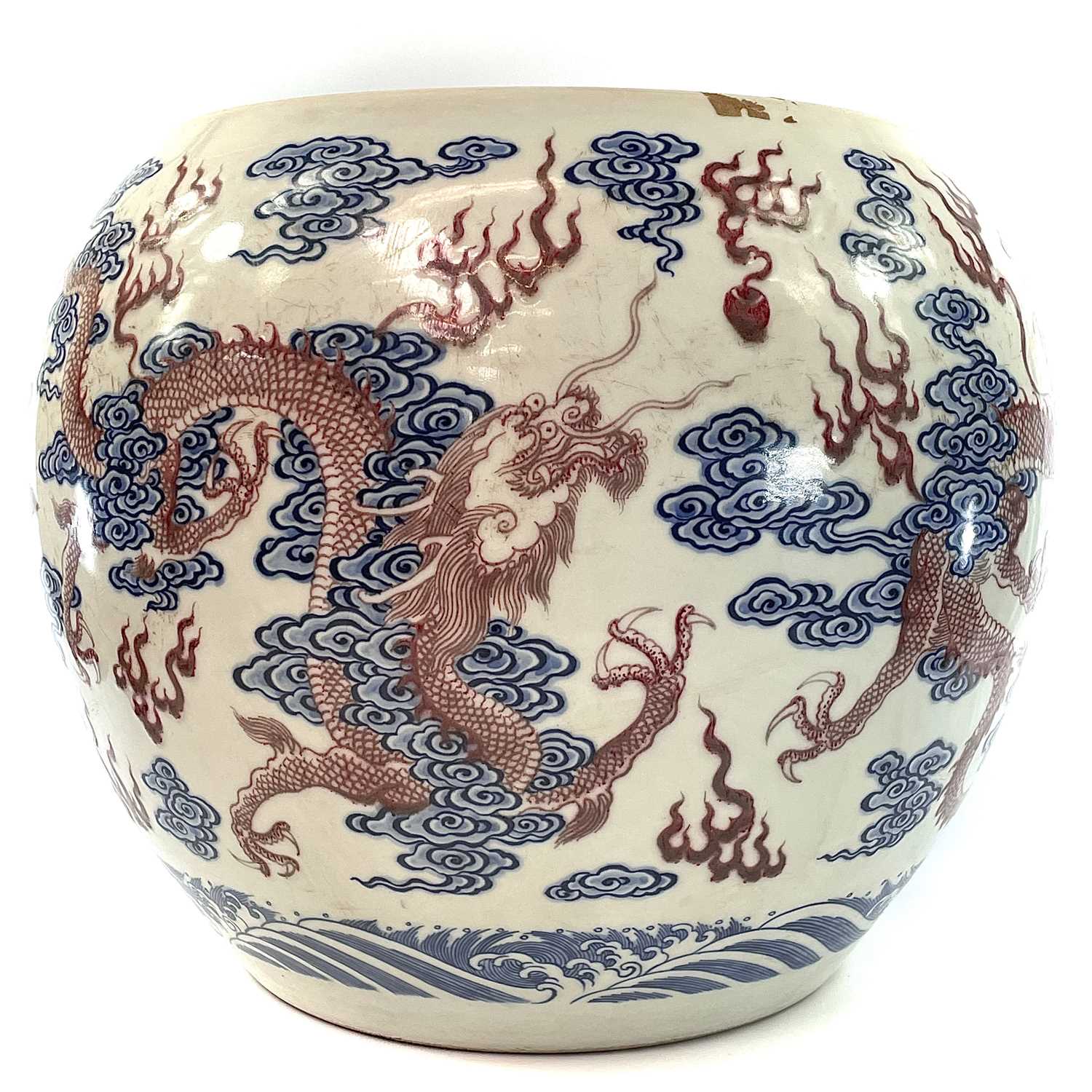 A Chinese blue, white and copper red porcelain fish tank / jardiniere, decorated with dragons and - Image 3 of 16