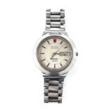 Omega Seamaster chronometer Electronic f300 Hz stainless steel gentleman's bracelet wristwatch.