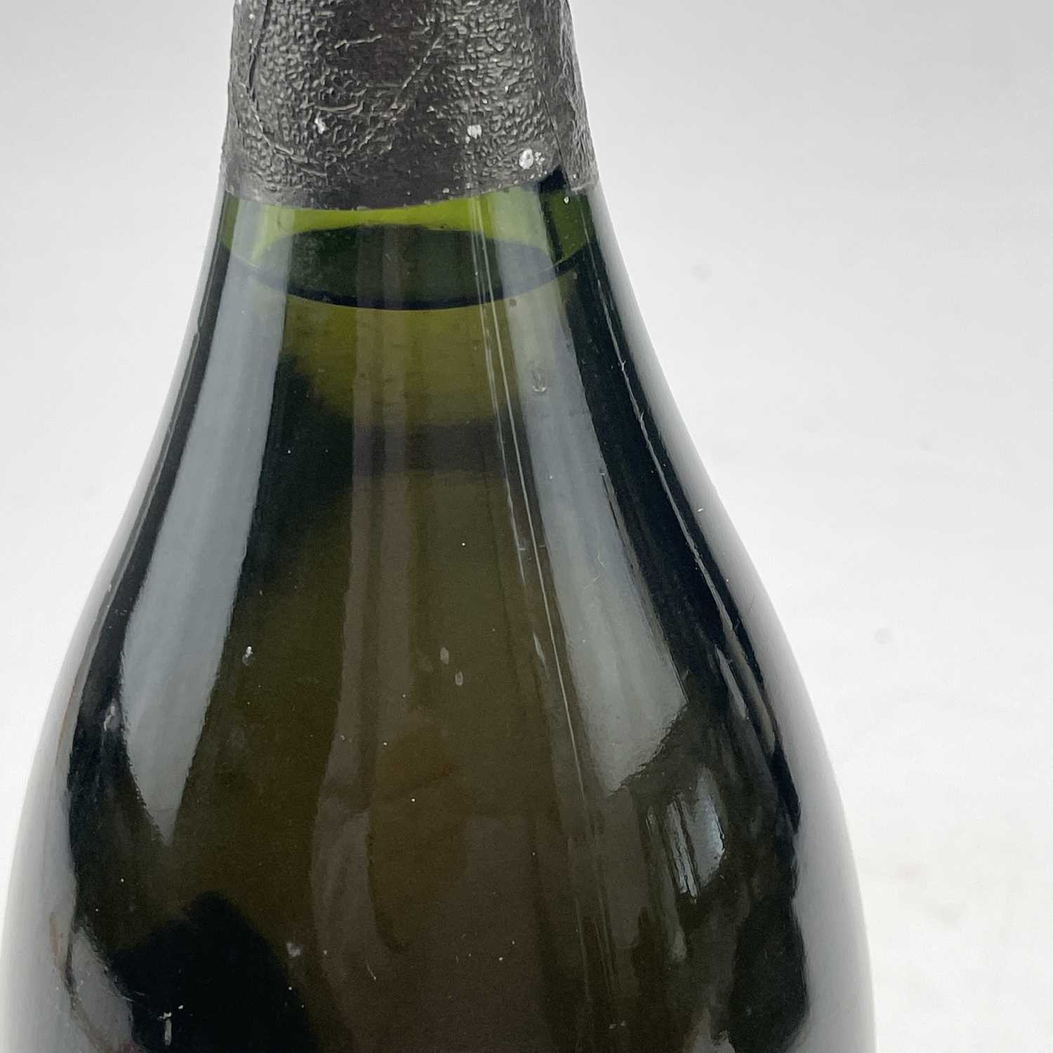 A bottle of Moet Chandon Cuvee Dom Perigion 1980 vintage champagne. - Image 4 of 4