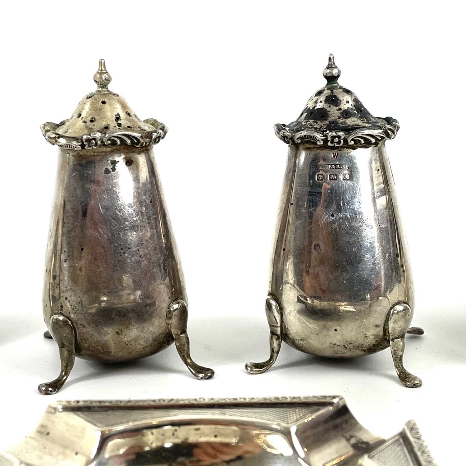 A pair of William IV Scottish silver sauce ladles by William Mortimer. - Image 4 of 5