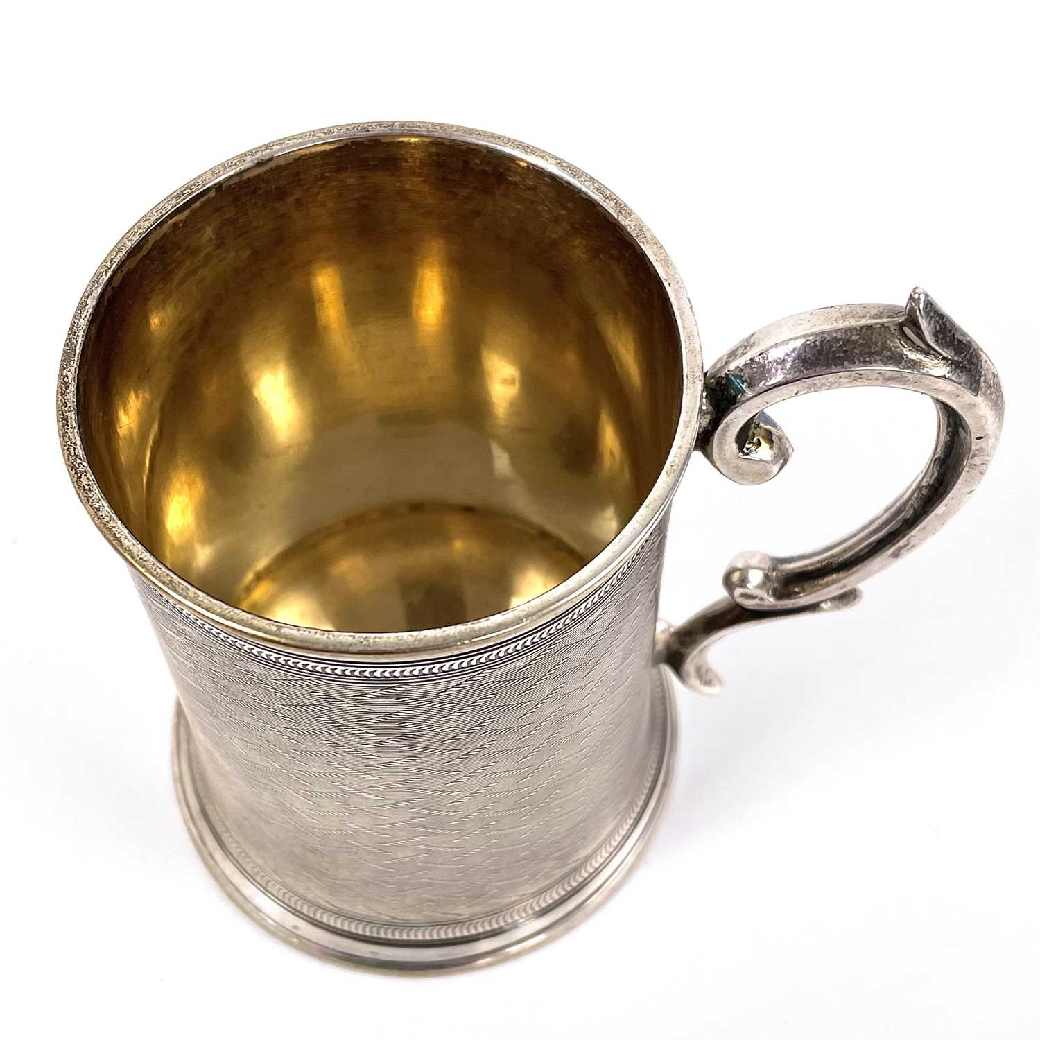 A Victorian silver Christening mug by William Horton. - Bild 2 aus 4