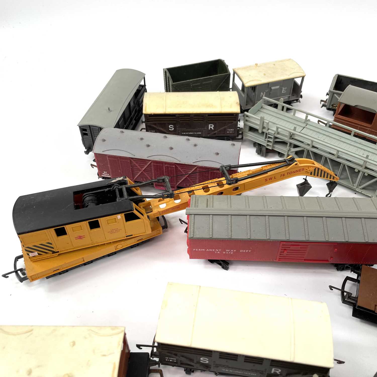 Hornby, Triang, Hornby Dublo etc 00 Gauge B.R. and pre Nationalisation Wagons (x34) - Bild 2 aus 6