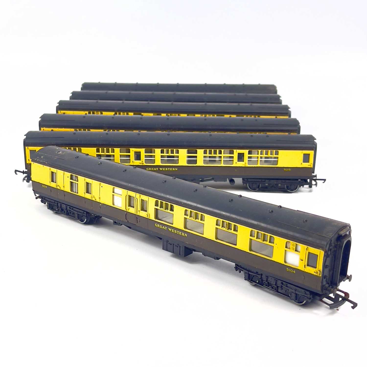 Hornby Great Western 00 Gauge Chocolate & Cream Livery Carriages (x7). - Bild 3 aus 4