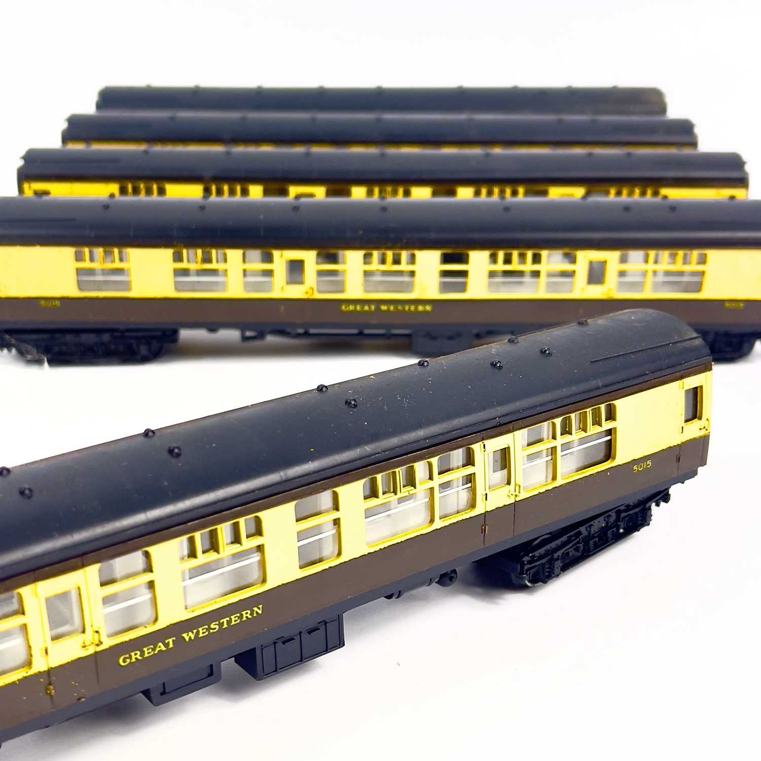 Hornby Great Western 00 Gauge Chocolate & Cream Livery Carriages (x7). - Bild 4 aus 4