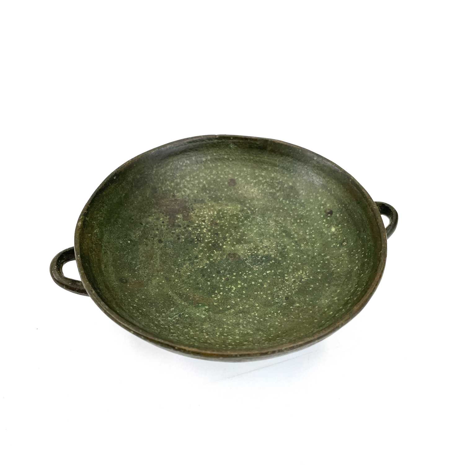 A small bronze tazza with twin handles. - Image 3 of 6
