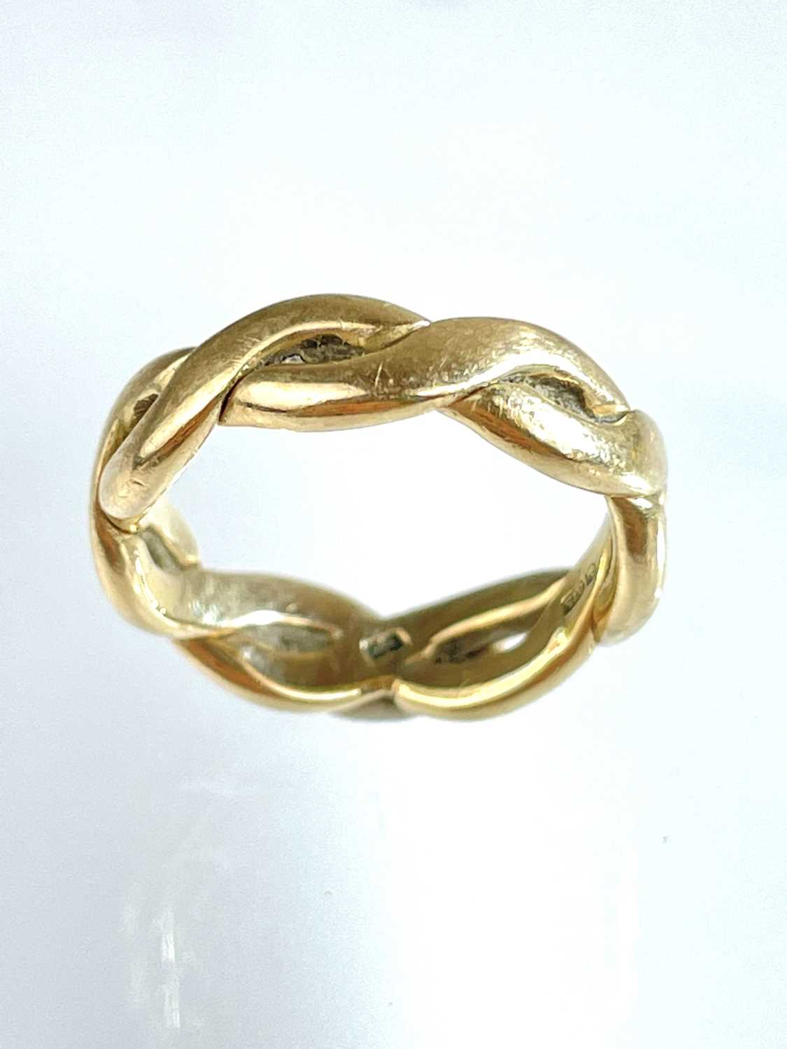 Three 9ct hallmarked gold rings. - Image 3 of 7