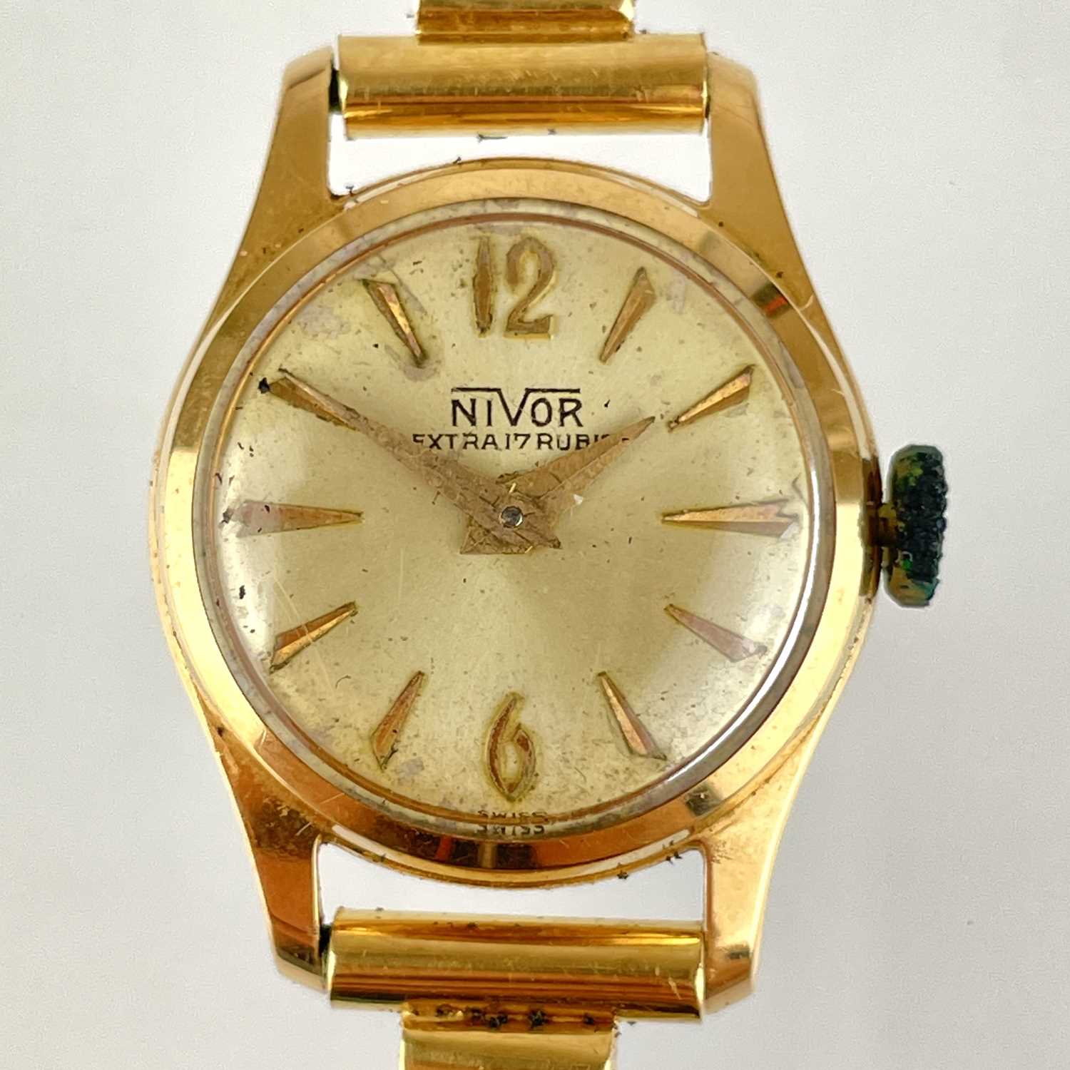 An 18ct gold ladies manual wind bracelet wristwatch. - Image 2 of 4