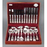 A canteen of silver plated Kings pattern cutlery for 6 (44) in a wooden canteen