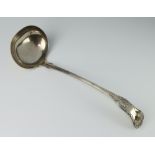 An Edwardian silver Kings pattern ladle, Sheffield 1902, 254 grams