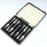 A set of 7 silver pastry forks Birmingham 1932, 108 grams, cased