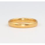 A 22ct yellow gold wedding band size O, 4 grams