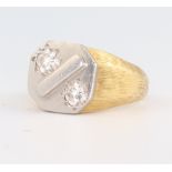 A gentleman's 18ct yellow gold 2 stone diamond ring the 2 diamonds each approx. 0.25ct, size N, 13.3