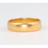 A 22ct yellow gold wedding band, 5.1 grams, size L