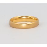 A 22ct yellow gold wedding band size I 1/2, 2.7 grams