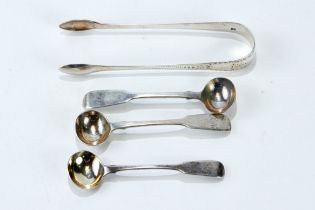 A PAIR OF VICTORIAN SILVER FIDDLE-PATTERN SALT SPOONS, engraved initials, maker: EE London 1848,
