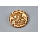 A 1912 GOLD SOVEREIGN, George V, approx 8 grams.