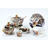 AN EARLY 19th CENTURY ENGLISH PORCELAIN IMARI PATTERN TEA SERVICE decorated with flowers and leaves