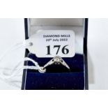 A LADY'S 18CT GOLD AND PLATINUM ILLUSION SET SOLITAIRE DIAMOND RING, size P, approx 20 points,