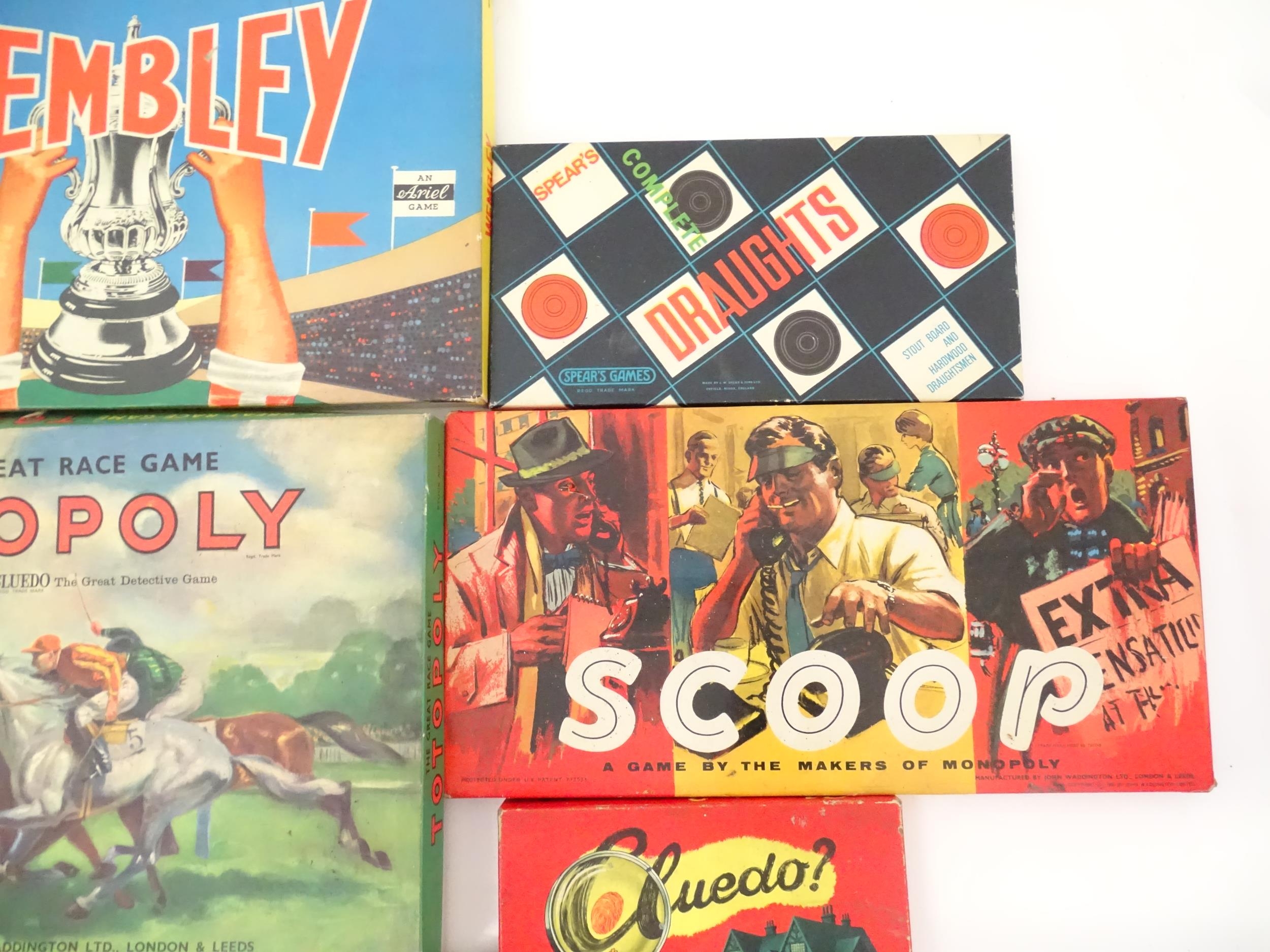 A quantity of assorted vintage board games to include Scoop, Cluedo etc. Please Note - we do not - Bild 20 aus 23