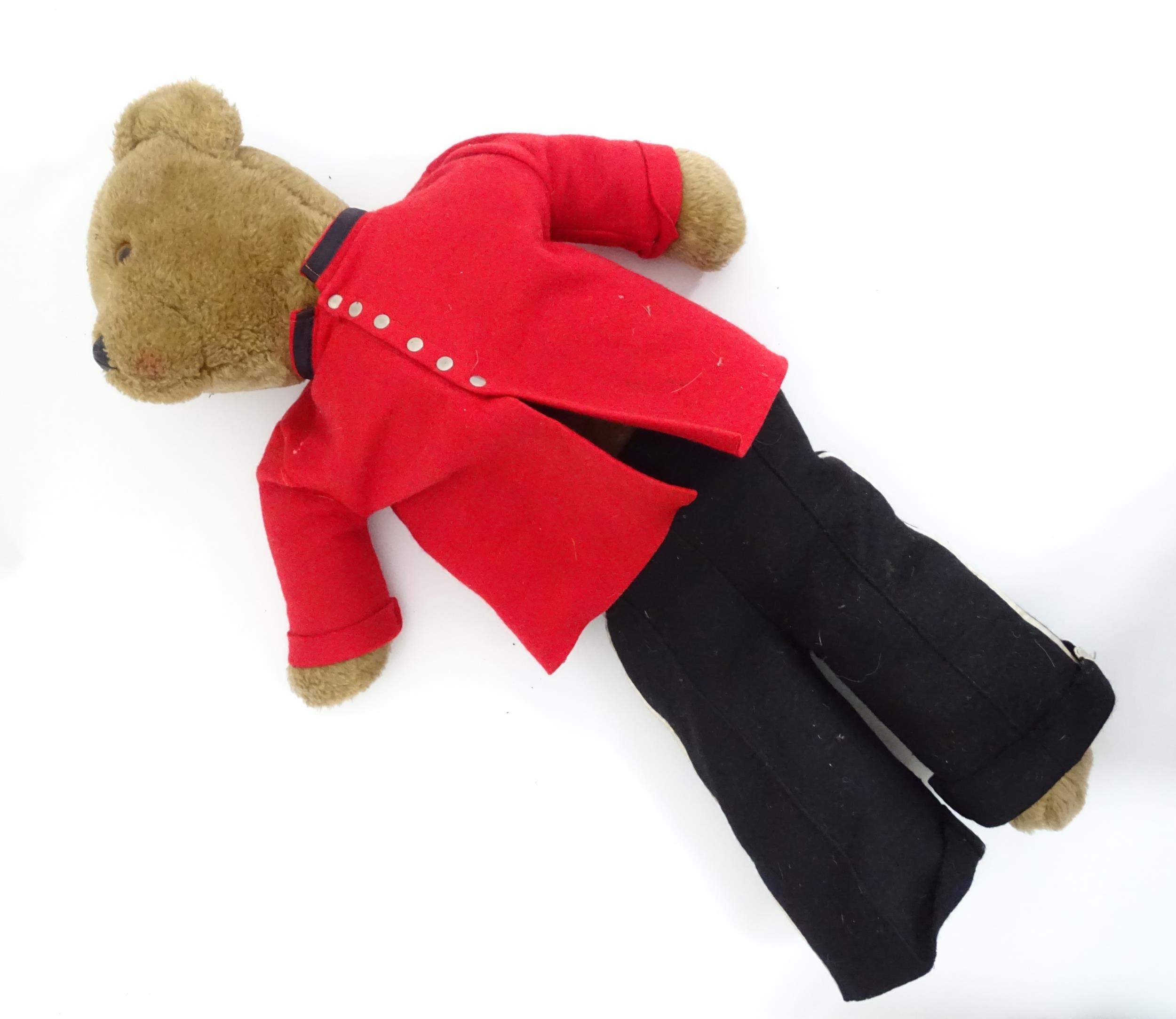 A teddy bear dressed as a Chelsea Pensioner, by Alresford Crafts Ltd. Please Note - we do not make - Bild 5 aus 5