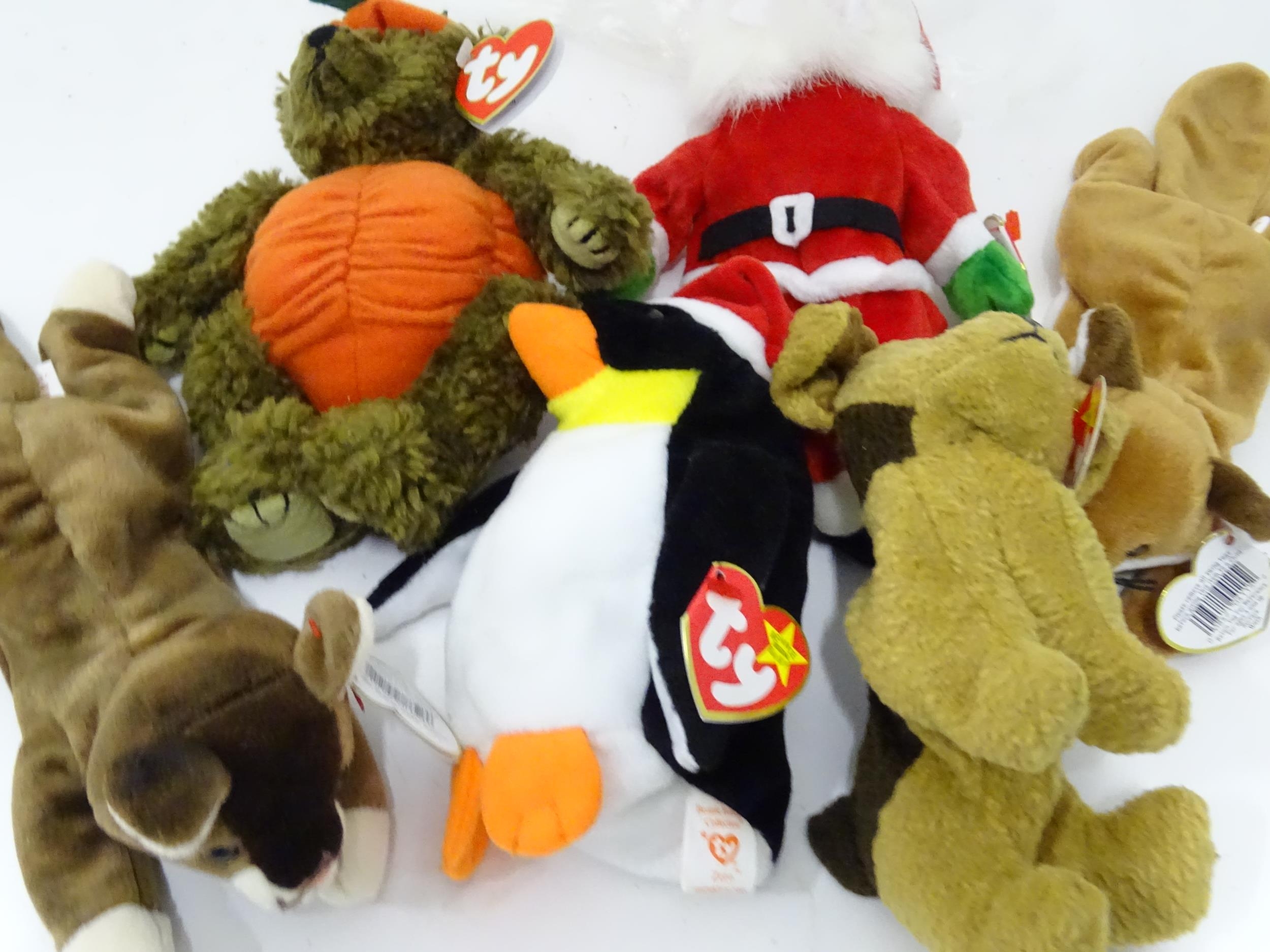 A large quantity of TY Beanie Baby soft toys to include Stinger the scorpion, Zero the Christmas - Bild 9 aus 29