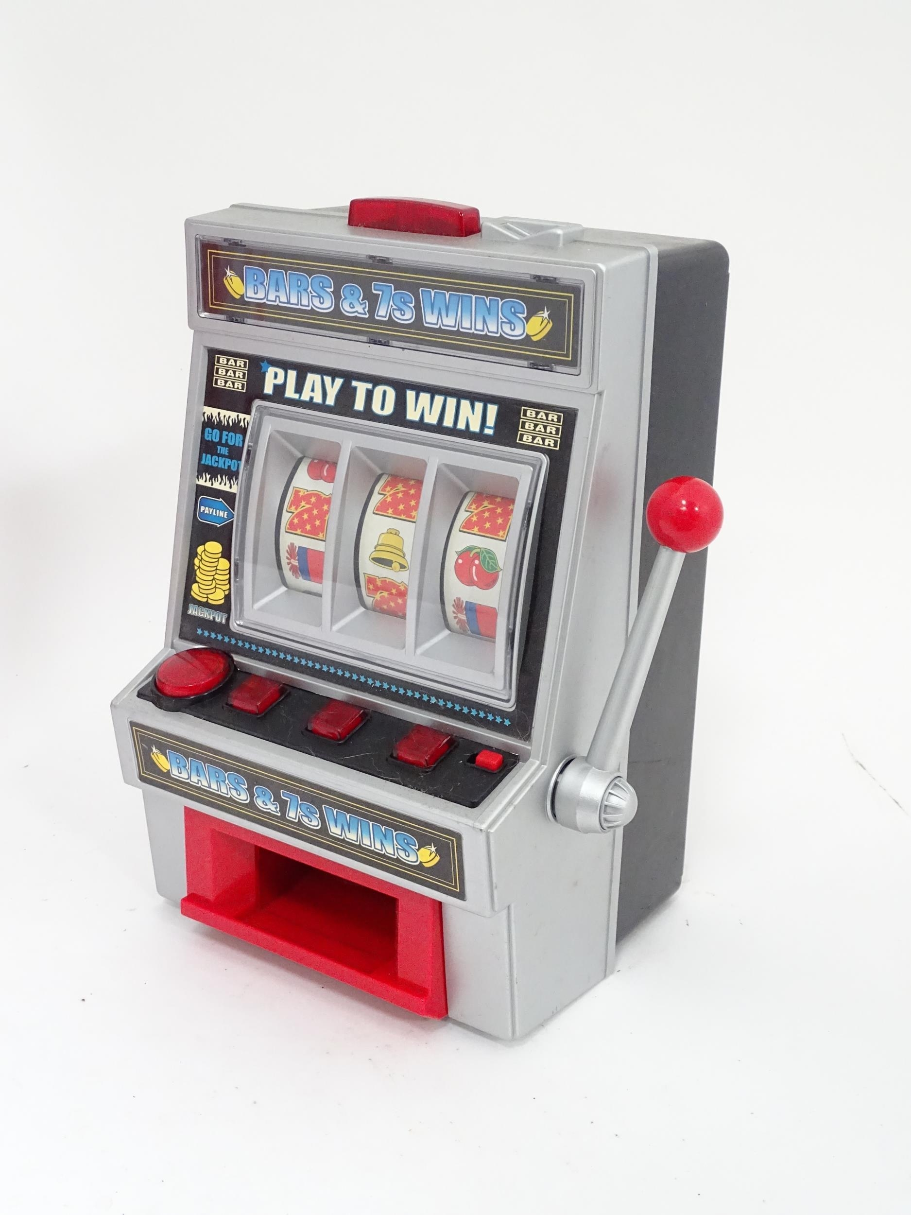 A novelty electronic slot machine (boxed) Please Note - we do not make reference to the condition of - Bild 4 aus 6