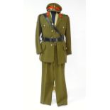 Militaria: a mid to late 20thC British Army Colonel's no.2 service dress uniform, comprising