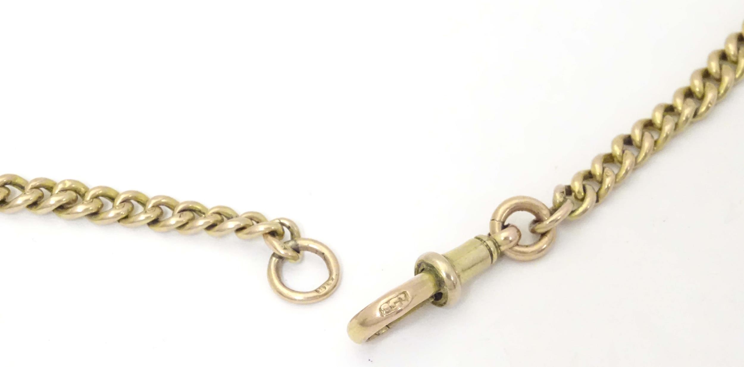 A 9ct gold graduated curblink watch chain. Approx 16" long Please Note - we do not make reference to - Image 5 of 6