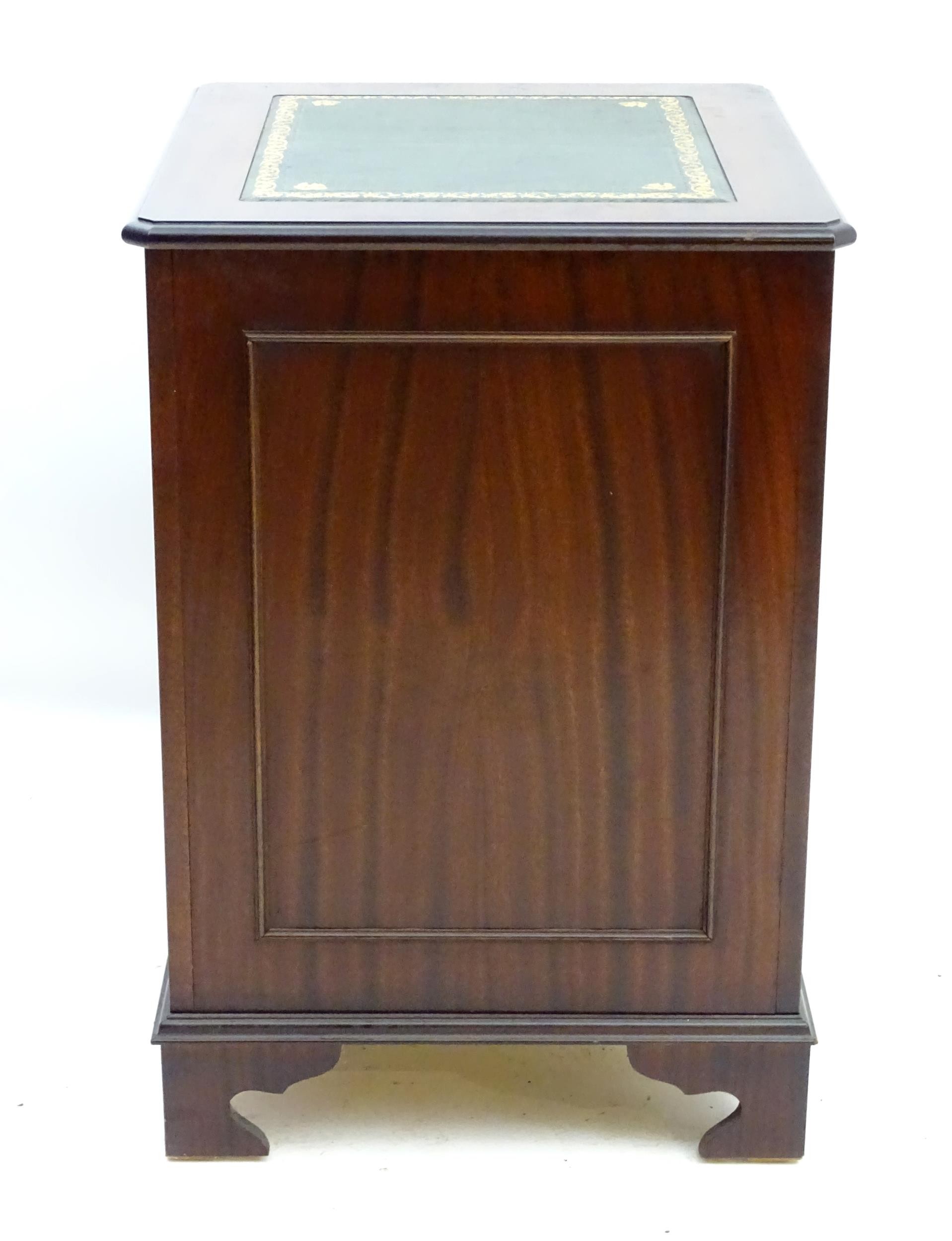 A mahogany leather topped filing cabinet / pedestal . Approx 30" high x 21" wide x 24" deep Please - Image 7 of 7