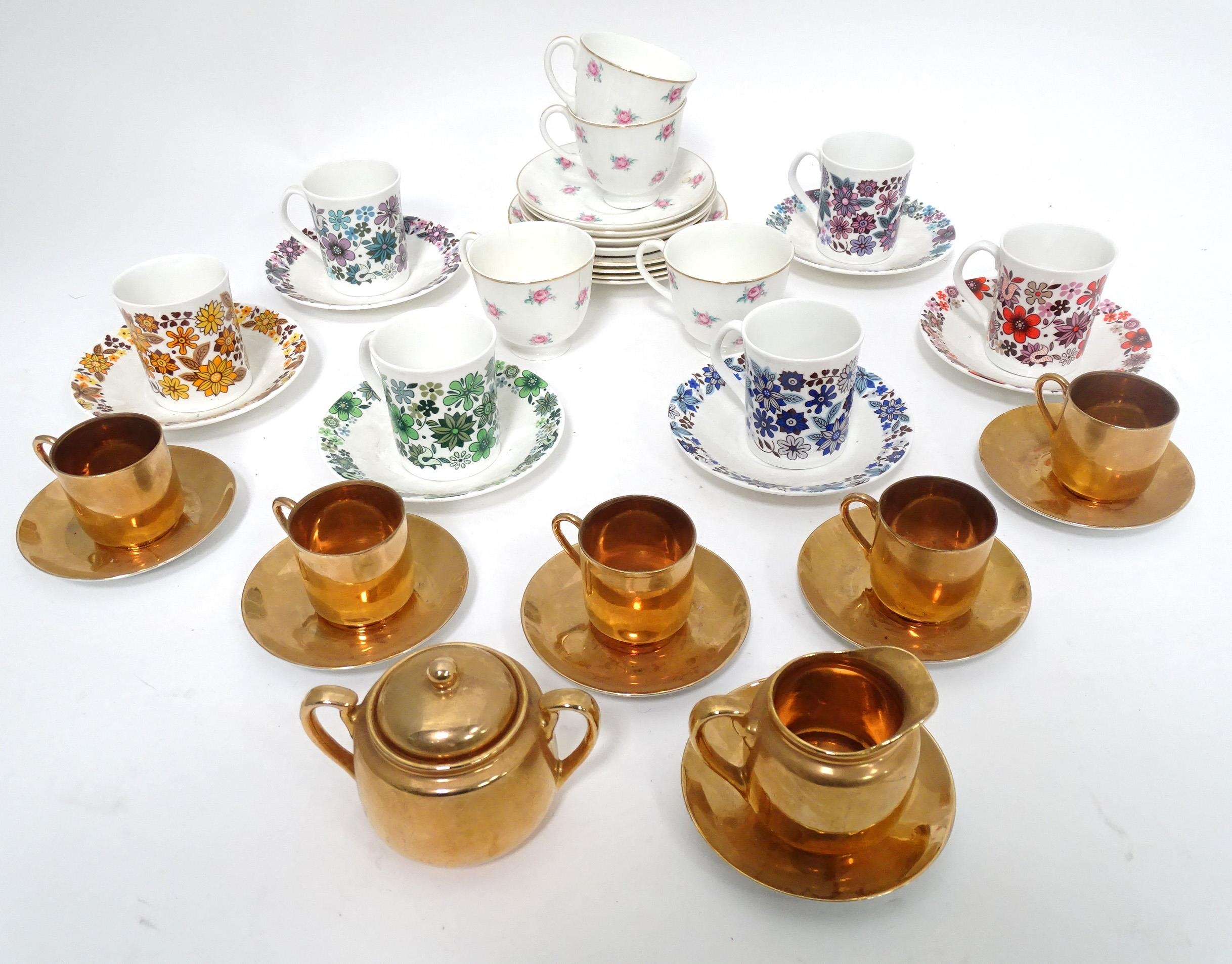 A quantity of assorted mid century / retro ceramics including Elizabethan China Carnaby tea cups and - Image 4 of 9
